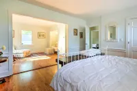 Large Kennebunk Home, Walk to Beach < 2 Mi to Town - Beach