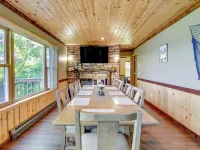 Private Dock Lakefront Family Home in Outing Hotels in Cass County