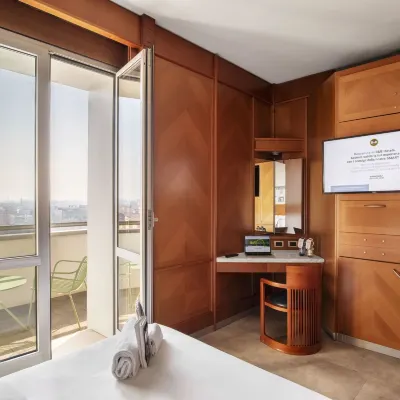 B&B Hotel Modena Các khách sạn gần Ga Modena