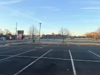 Travelodge by Wyndham Bellmawr - parking