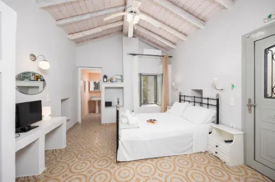 Aimilia Cottage
