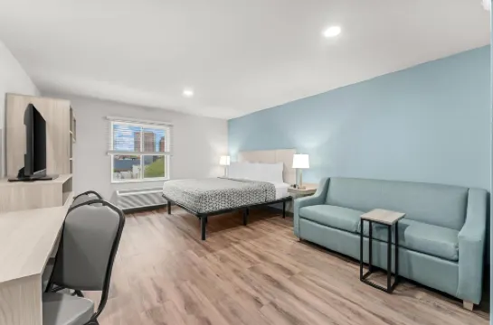 WoodSpring Suites Wilmington Riverfront