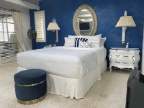 Panoramic Oceanfront Malibu Getaway