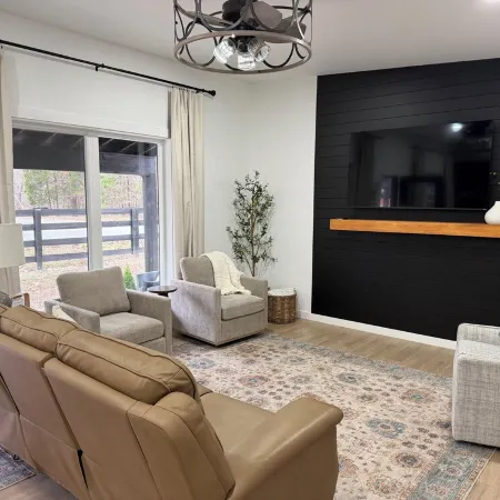 Luxury 2 Bedroom Lakeside Cabin in Murray KY with Lake Access