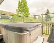 Huge 4Br, Upstairs Den, Hot Tub & Free Shuttle Minutes to Deer Valley Ski Resort