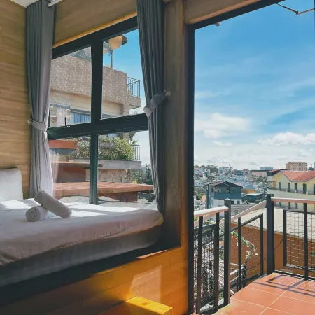 DALAT ROSE HILL VILLA Отели рядом с достопримечательностью «Кафедральный собор Далат»