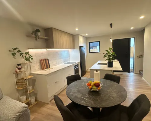 Double Bedroom in Newly Built Townhouse Hotels in Upper Hutt City