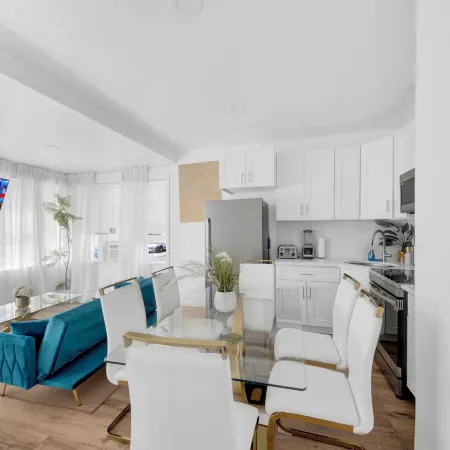 Uscale 2BR Escape in the Heart of NYC
