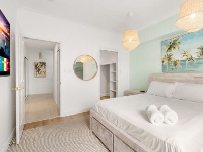 Spacious 2-bed With Private Rooftop & BBQ Access