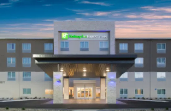 Holiday Inn Express & Suites RAPID CITY - RUSHMORE SOUTH by IHG