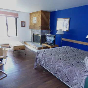 Edgewater Studio One Bath Ewjp