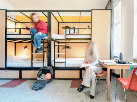 Three Little Pigs Hostel - Your Berlin Castle