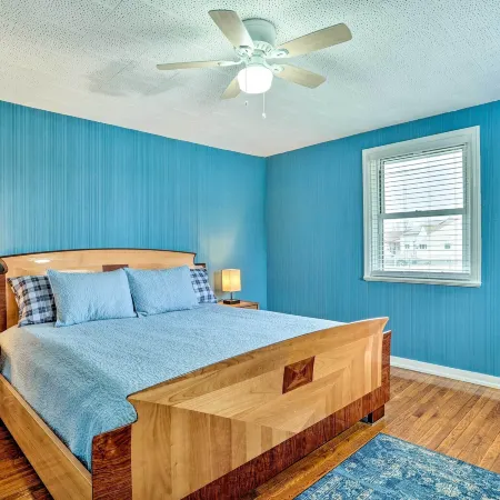 Family Vacation Rental: 18 Mi to Philadelphia Hotels in Gloucester County