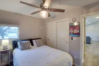 Green Bay Getaway Near Lambeau Field and Resch! - بار
