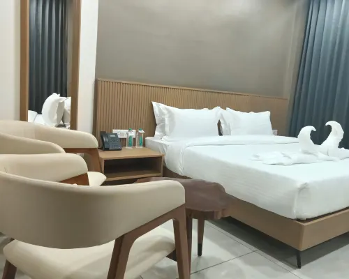 V Club Bhuj فنادق في بوج