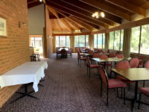 Kingswood Motel Hotels in Tocumwal