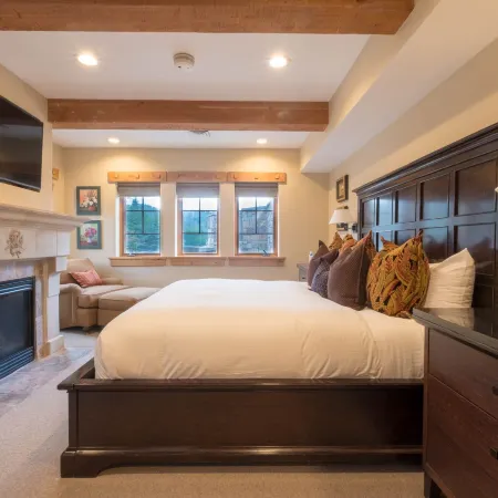Three Bedroom Suite 3 Apartment Hotel by Redawning