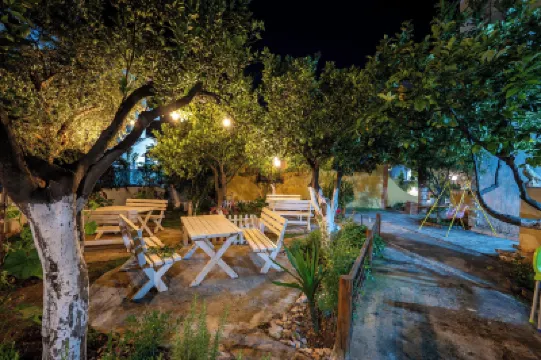 Flower Garden Villa Hotel a 