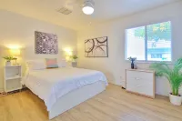 3 Bedroom With Stunning Yard Close to Horseshoe.