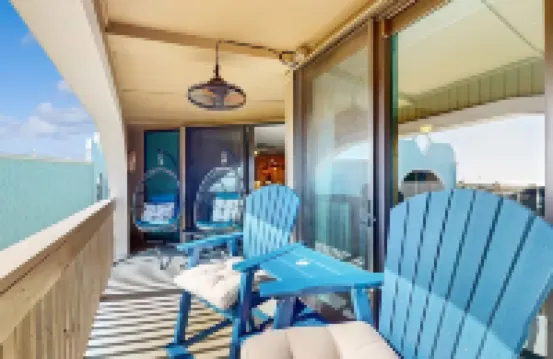 Lovely Ocean-view Condo With Pools, hot Tubs, Private W/d, & Central AC