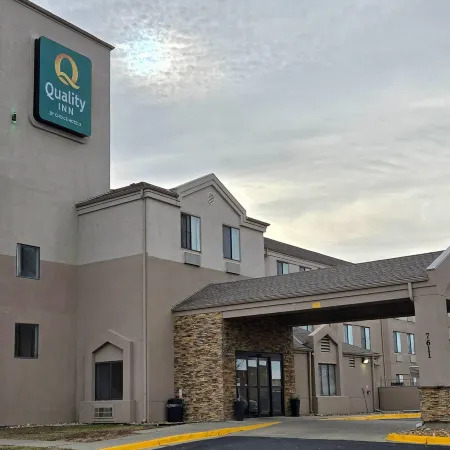 Quality Inn Kansas City International Airport