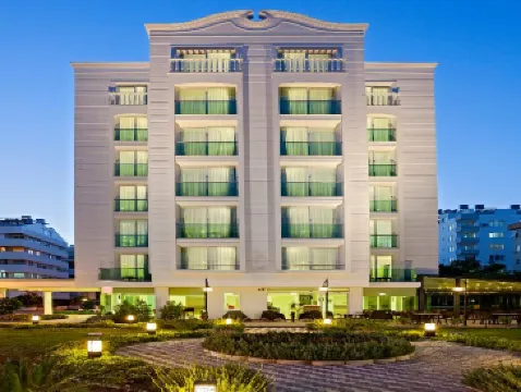 The Room Hotel & Apartments