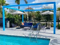 Tru by Hilton Miramar - Pool