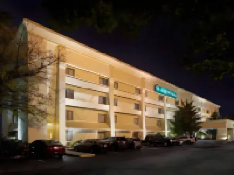 นอร์วูด อินน์ & สวีท บาย บลิสพอยต์ โพสต์ โรด อินเดียนาโพลิส โรงแรมในอินเดียแนโพลิส