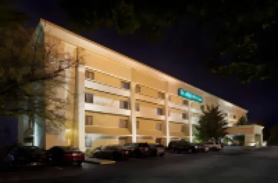 Norwood Inn & Suites Indianapolis Hotel a 