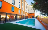 Hotel Consulado Inn - مسبح