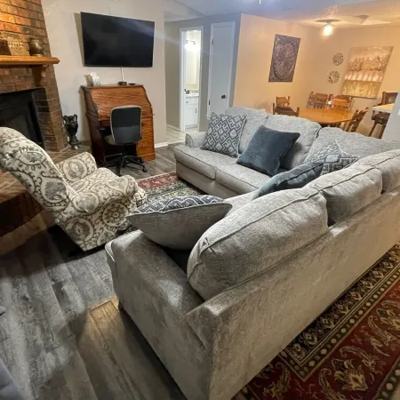 Aimee's Retreat on Robinson! Convenient to University of OK in Norman!