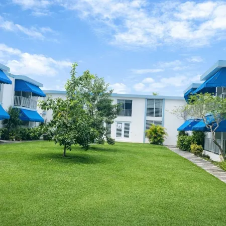 Beachfront Family Stay · Courtyard View · AC All Rooms · Remodeled