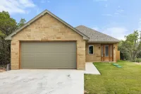 Brand New Hill Country Retreat: Stunning Views & Lake Access--Family Perfect