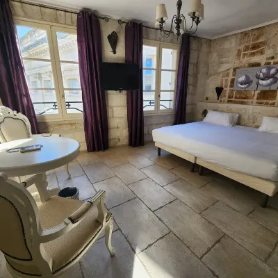 Hôtel du Palais des Papes Hotels near Papal Palace