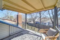 Groups Welcome, Central Location! Tulsa Gem + Yard - balcony