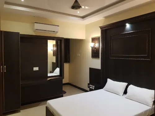 Chakravarthi Inn