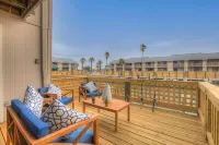 Fisherman Friend! - Coastal Condo - Views Await!