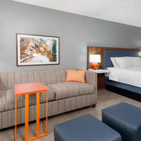 Hampton Inn & Suites Charlottesville-at the University