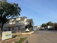 Skylite Inn