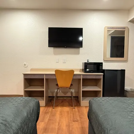 Shasta Vista Inn & Suites
