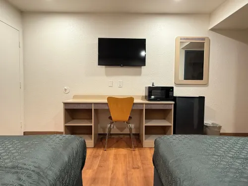 Shasta Vista Inn & Suites