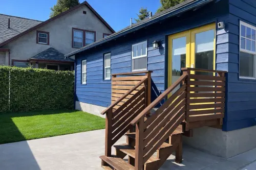 Skyline Blue House in Greenwood - Bungalows
