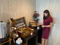 News Hotel Waru Sidoarjo - พร้อมอาหารเช้า