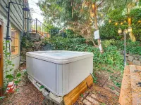 Charming 1-bedroom unit in tranquil Burien with WiFi, AC, private yard Hotels in Burien