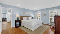 Lighthouse by Avantstay Beachfront View Home w/ Pool Table & Ping Pong