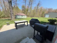 Cozy Secluded Estate with a Private Pond - Easy Access and Pet Friendly