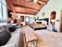 Gorgeous XL Log Cabin in Bloomington, IL! 2 Game Rooms + Hot Tub & Sauna!