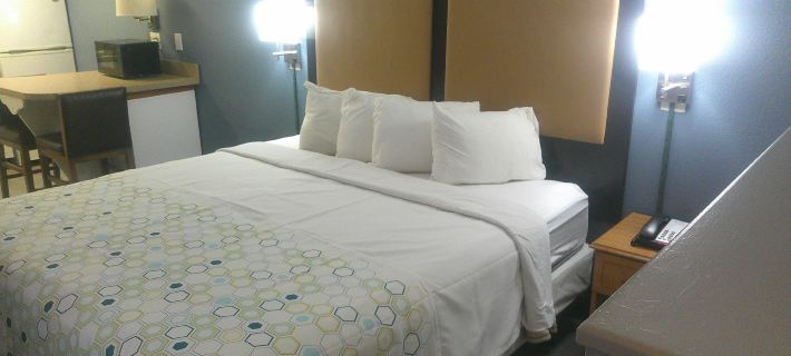 HomeTowne Studios Chantilly Hotels in Sully