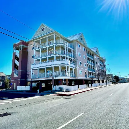 Americana Condos 10th Street