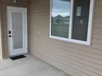 Cozy Irvine Creek Walk-out Suite 10 Mins to YEG Hotels in Leduc County